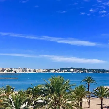Familial Entre Cannes Et Juan-les-pins Apartment