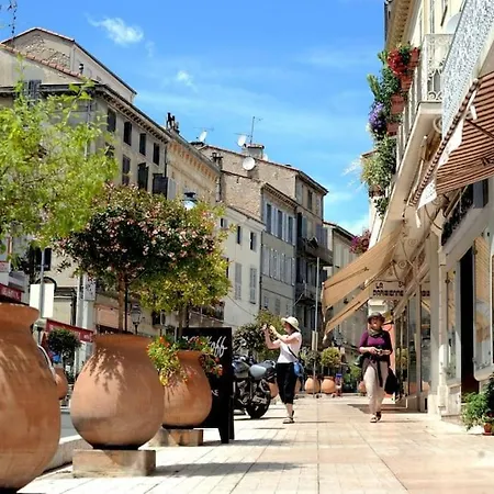 Familial Entre Cannes Et Juan-les-pins *